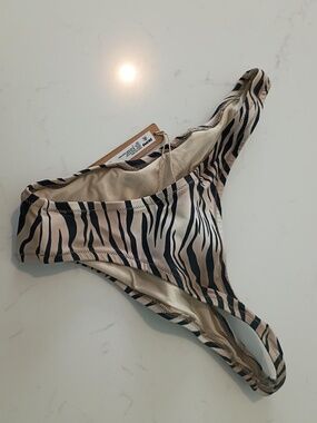 Skims Small Swim Tiger Cheeky